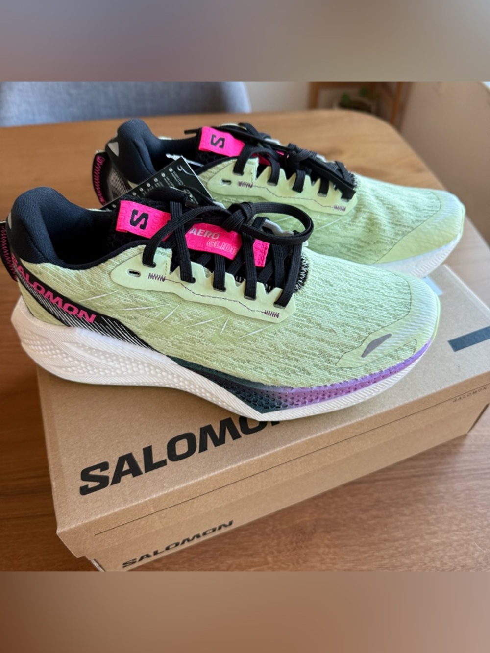 Salomon Aero Glide 4 Running Shoes Sz7.5 NWT